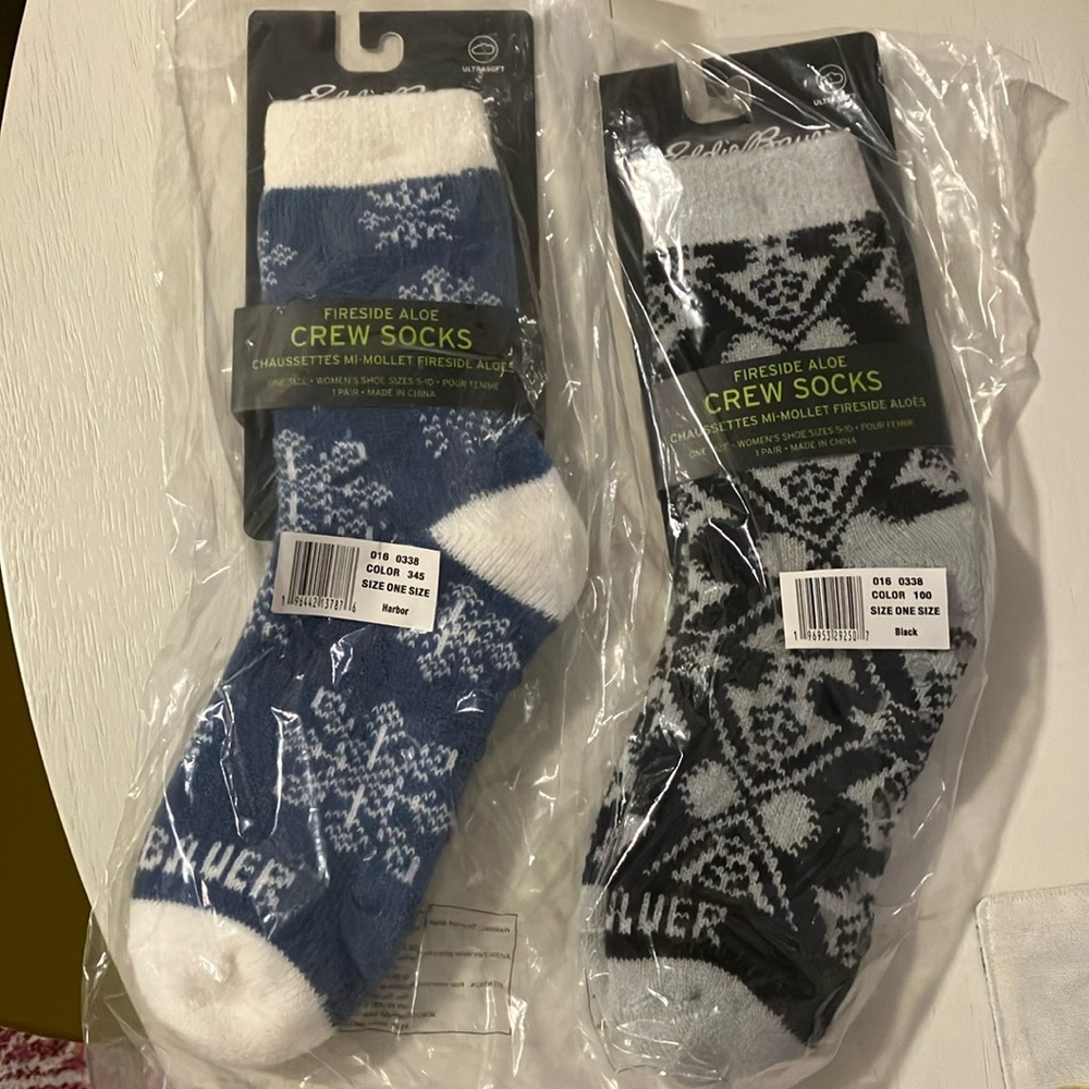 NIP Eddie Bauer socks